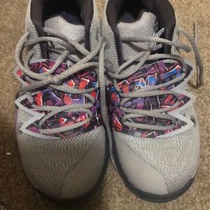Kyrie graffiti grey 12c almost new